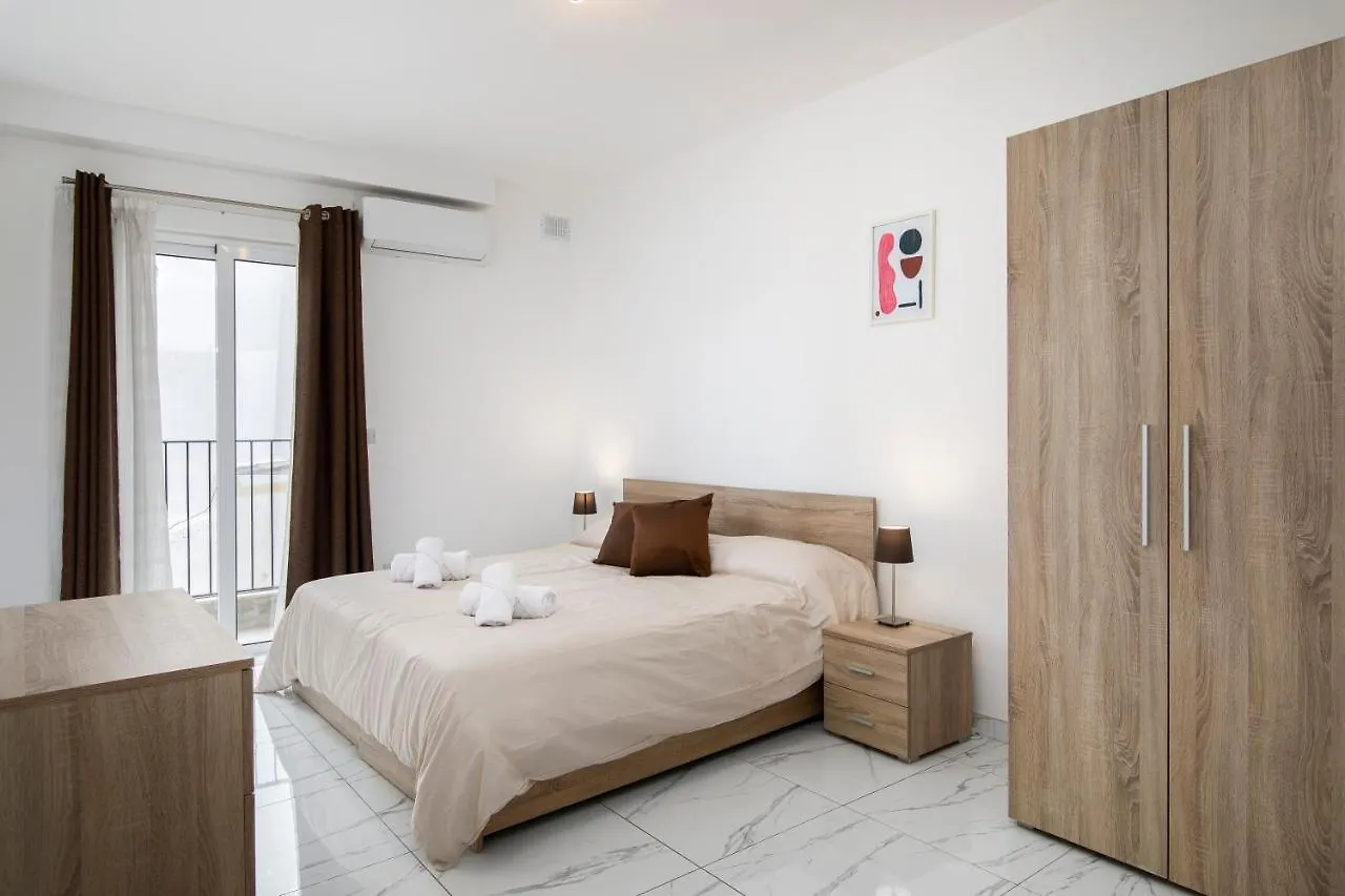 Sea View Apartment 2 Bedrooms 2 Bathrooms, 2 Minutes Away From The Sea San Ġiljan Málta