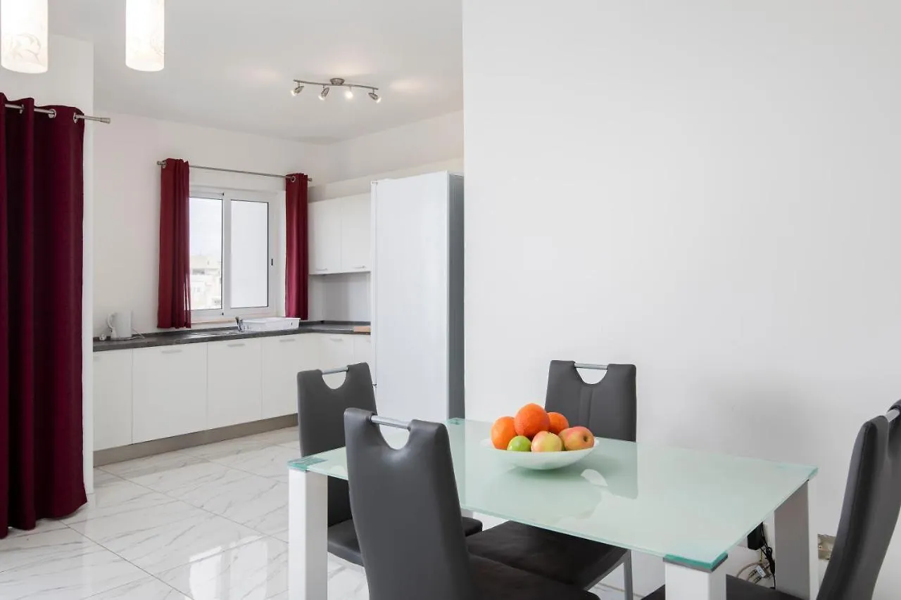 Sea View Apartment 2 Bedrooms 2 Bathrooms, 2 Minutes Away From The Sea San Ġiljan
