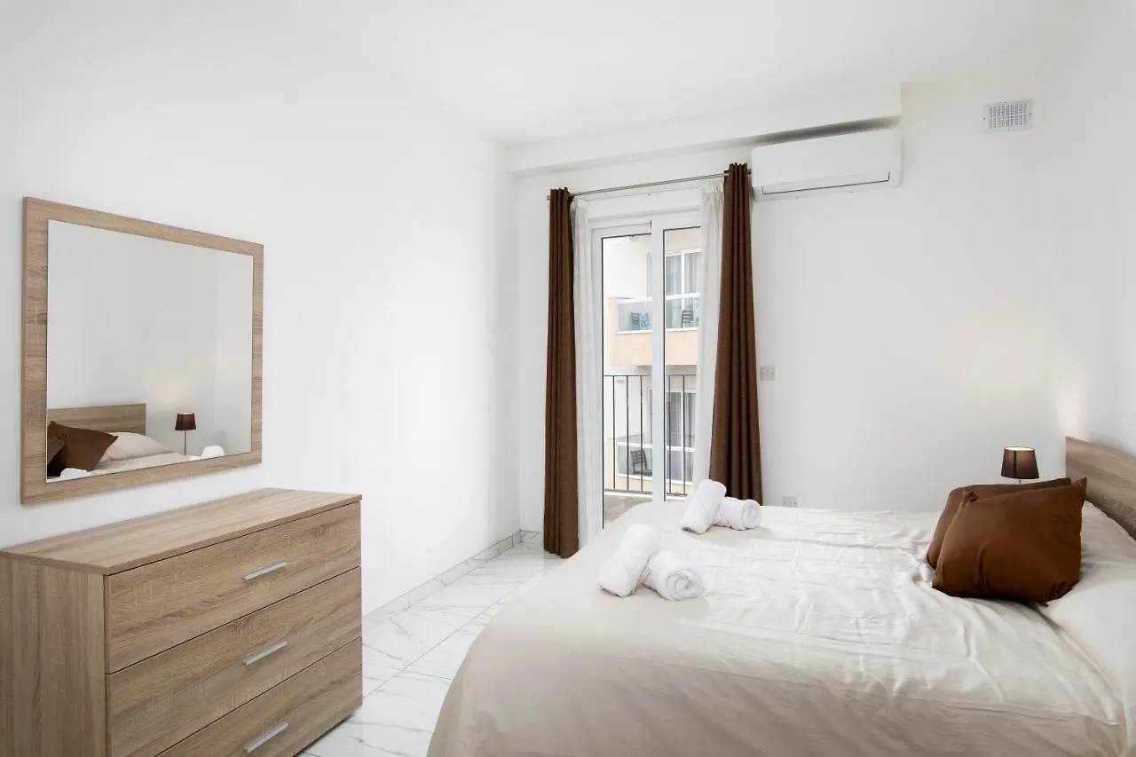 Sea View Apartment 2 Bedrooms 2 Bathrooms, 2 Minutes Away From The Sea San Ġiljan