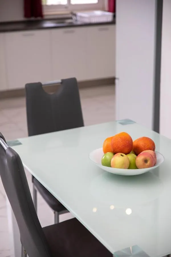 Sea View Apartment 2 Bedrooms 2 Bathrooms, 2 Minutes Away From The Sea San Ġiljan